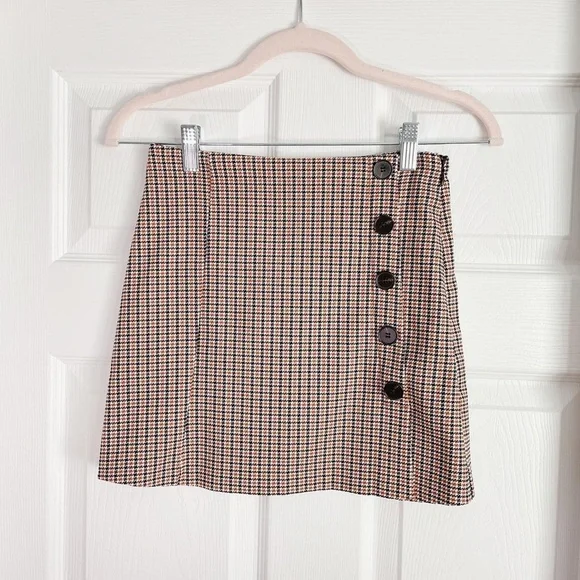 Forever 21 Skirts Super Cute And Preppy Tanblack Houndstooth